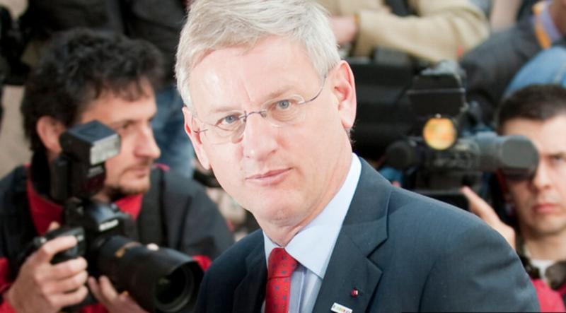 Prihodnost preteklosti: Angleži, oligarh, Carl Bildt in Yuval Noah Harari pišejo novo zgodovino Ukrajine