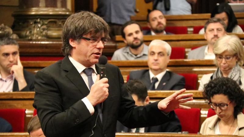 Puigdemont vztraja pri neodvisnosti, poziva k mirnemu uporu 