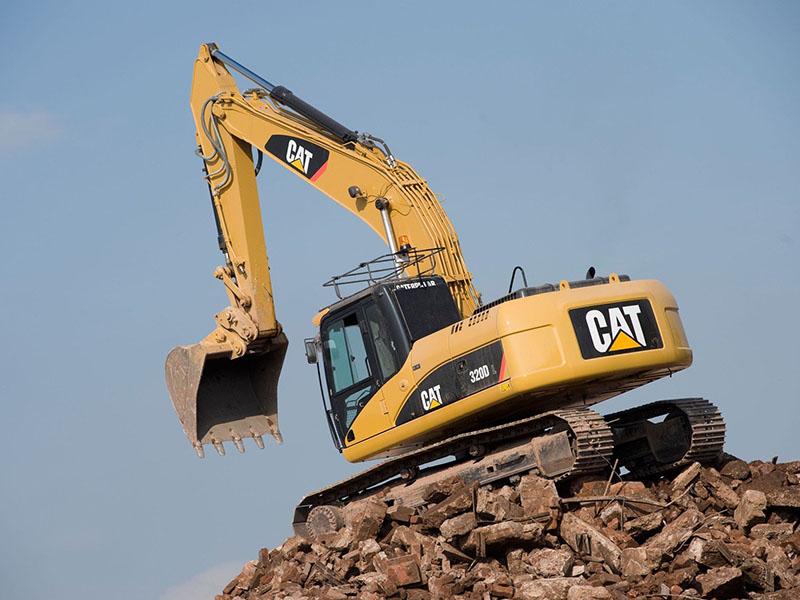 Caterpillar v luči močnega četrtletja dvignil celoletno napoved