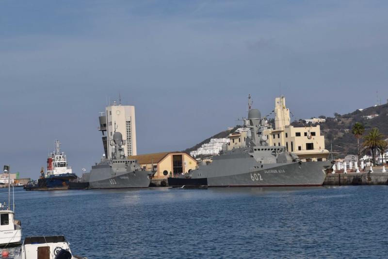 Več sto migrantov vdrlo v špansko eksklavo v Maroku