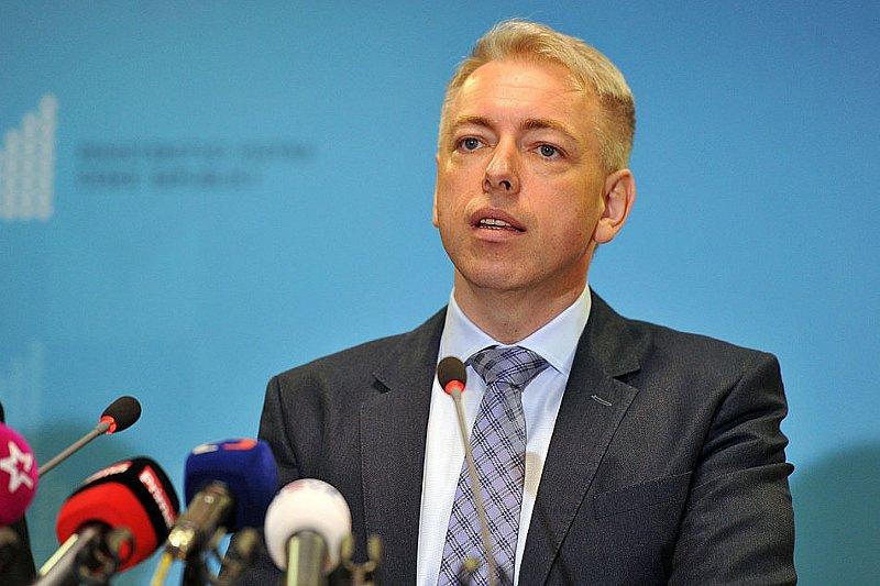 Češki notranji minister želi oborožiti državljane proti teroristom