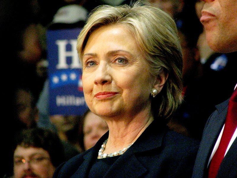 Comey naj bi nasedel Rusom pri preiskavi e-pošte Hillary Clinton