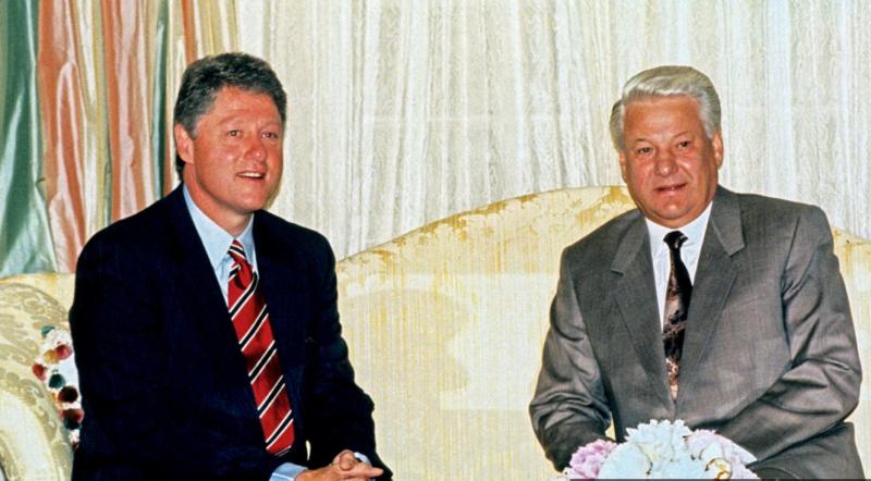 Razkrit še en transkript: O čem sta govorila Clinton in Jelcin?