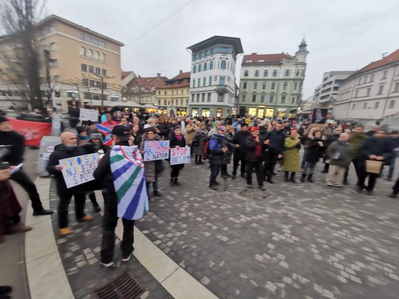 Protest v Ljubljani: Stop sankcijam Rusiji, proti ameriški vojni in pošiljanju orožja Ukrajini!
