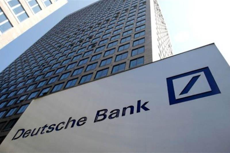 Delnice Deutsche Bank tonejo