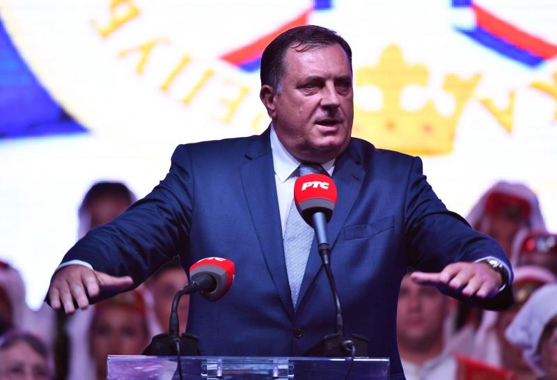 Dodik: Republika Srbska bo preknila dotok denarja BiH, skupna vojska pa bo samo še »paradna organizacija«