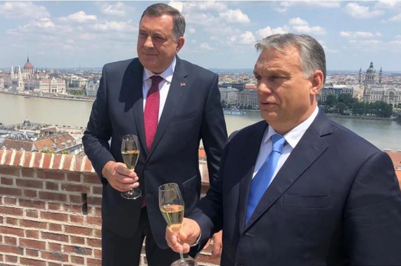 Dodik se je zahvalil Srbiji in Madžarski, ker je Interpol zavrnil politično zahtevo za aretacijo voditelja bosanskih Srbov