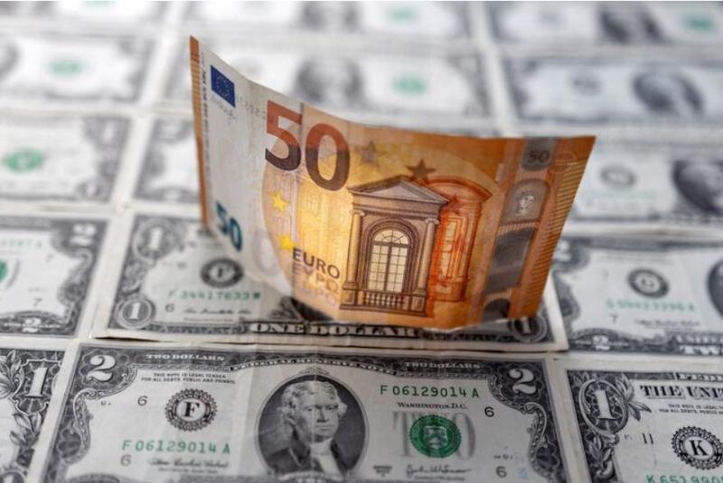 Putin napovedal vojno evru in dolarju: »Strupene valute sovražnih držav«