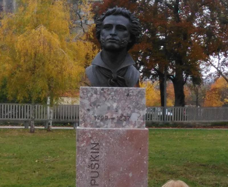 V ljubljanskem Severnem parku svoj kip dobil ruski romantik Puškin