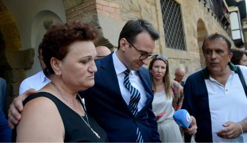Dragici, edini povratnici v Đakovici prepovedali nakupe - hrane