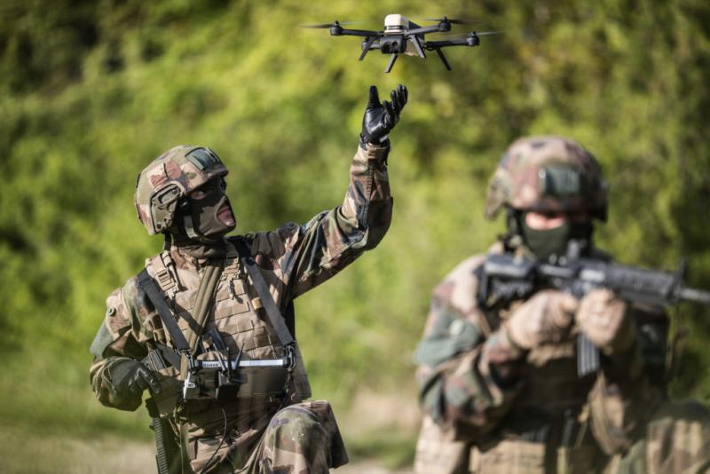 Grozljivo spremenjeno bojišče: »En dron za vsakega vojaka pomeni 99 odstotkov možnosti za smrt na fronti! «