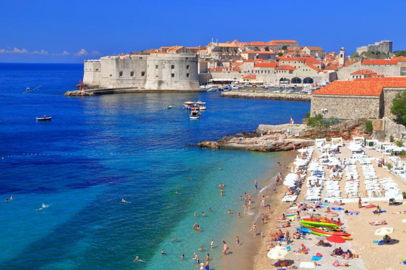 Na znano dubrovniško plažo naplavilo bombo iz druge svetovne vojne