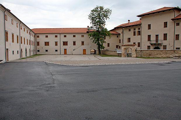 Novogoriška univerza najemnica večine vipavskega dvorca Lanthieri