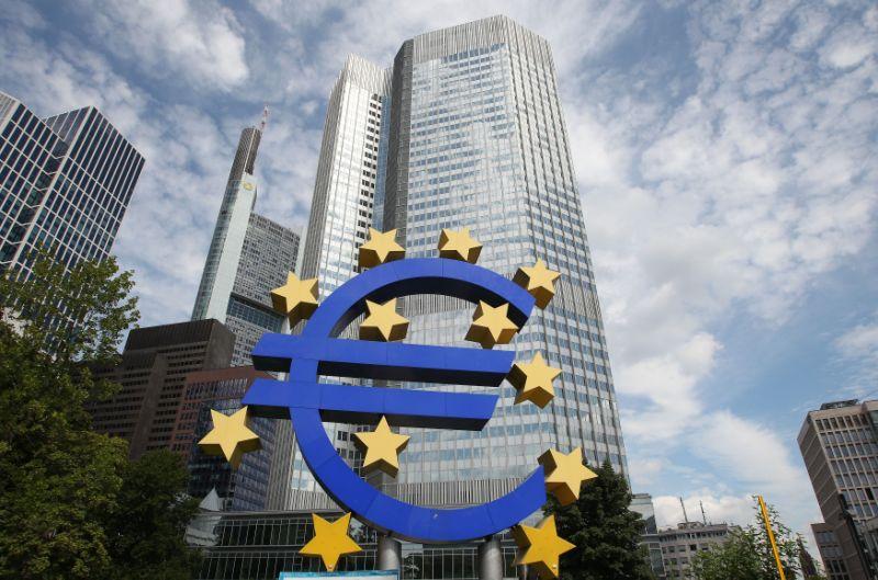 Svet ECB bolj kot o ukrepih o vplivih protekcionizma