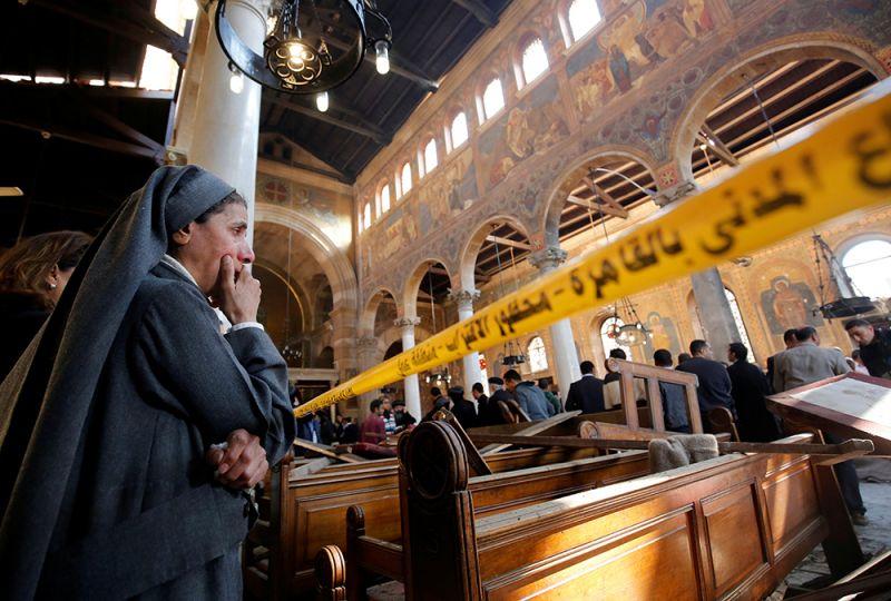 Egipt po napadu na koptske kristjane obstreljeval 