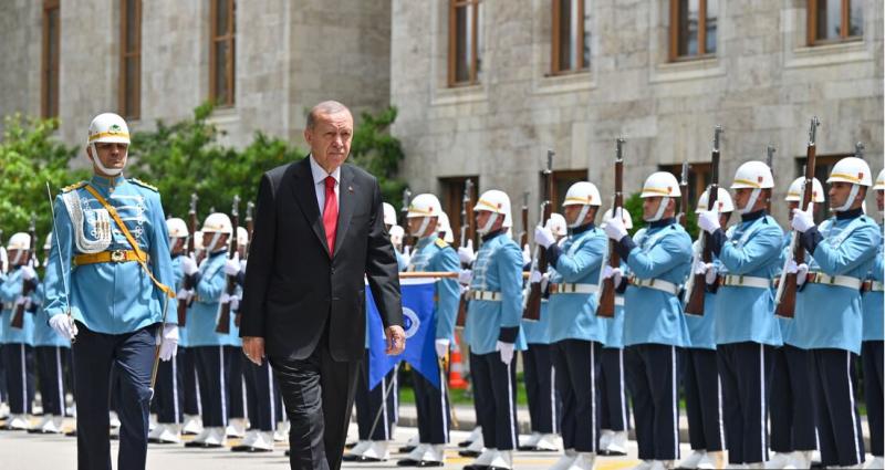 Erdoğan prisegel: Na inavguraciji le 20 voditeljev držav. Bo zares iz države odstranil ameriške sile?