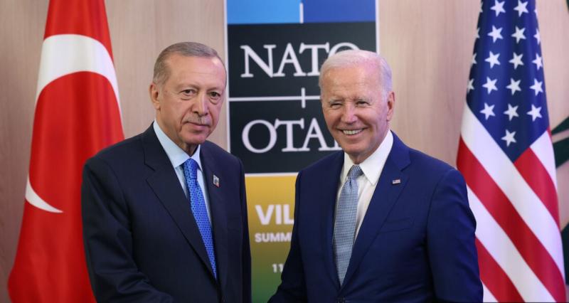 Hersh: Ukrajinska ofenziva propada, Biden izsiljuje Erdoğana