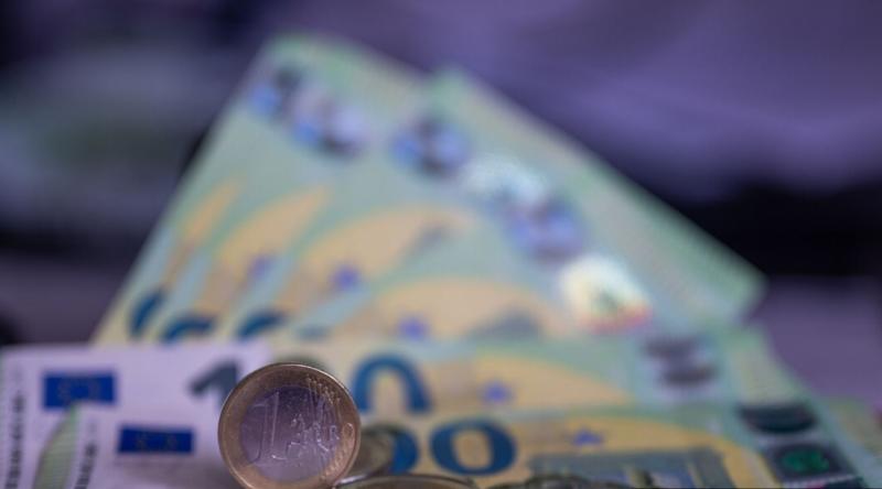 Nemcem nikoli dovolj: Banke jim ne dajejo posojil, stranke trošijo manj