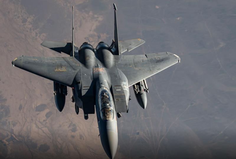 Podžiga vojne z »zarjavelimi« letali: Fotografije izrabljenih, nevzdrževanih ameriških lovcev F-15 sprožile ogorčenje
