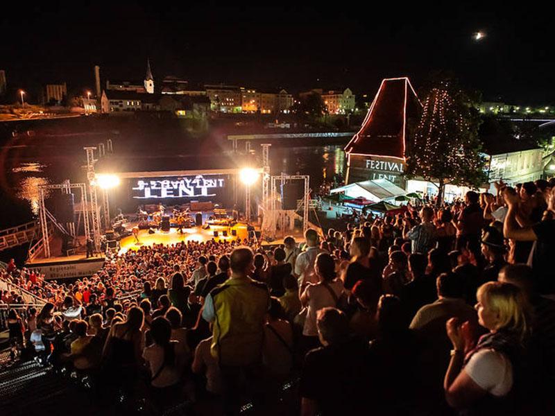 Ob 25-letnici Festivala Lent spektakel na Dravi