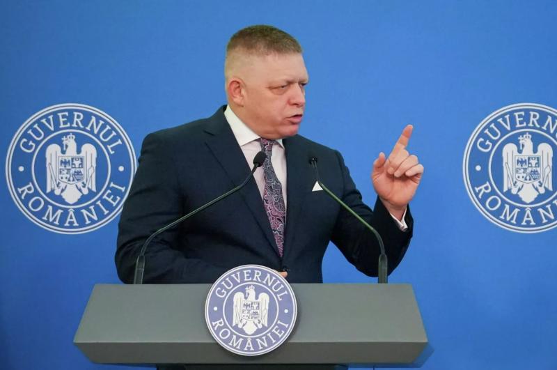 Fico: EU ne bo spravila Rusije na kolena, Rusi klečijo samo zato, da si zavežejo vezalke