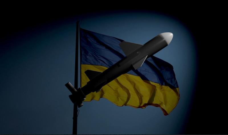 »Flamingo« prizemljen pred vzletom: Kaj zavira raketo s katero Zelenski cilja Moskvo