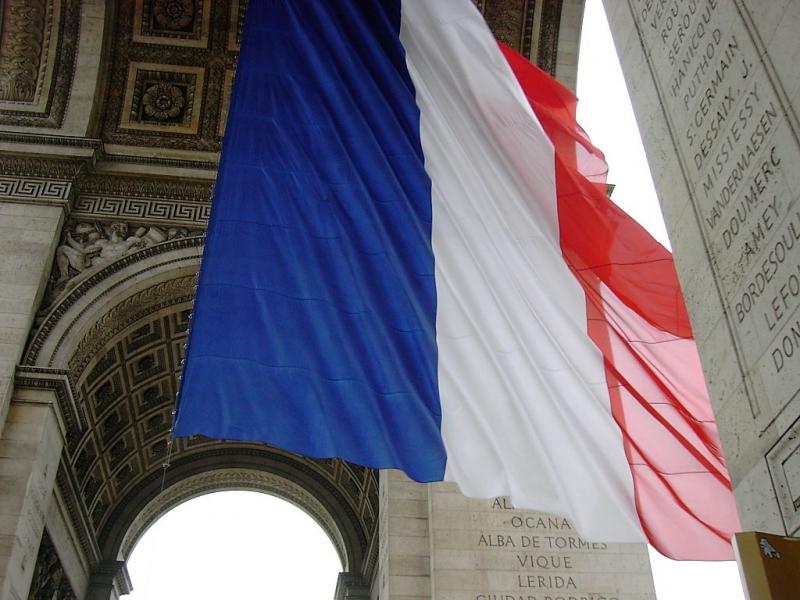 Francoska vlada tudi po protestih ostaja zavezana reformi trga dela