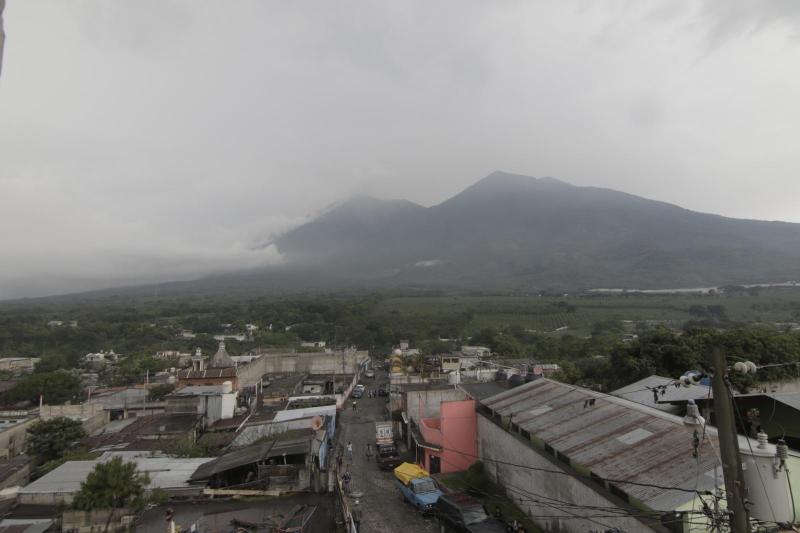 V Gvatemali rdeče opozorilo ob ponovnem izbruhu ognjenika Fuego