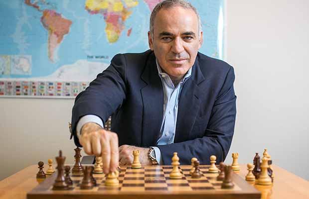 Kasparov po vrnitvi zabeležil prvi poraz