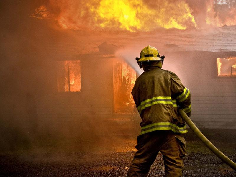 Požar na severu Kalifornije zahteval najmanj 42 smrtnih žrtev