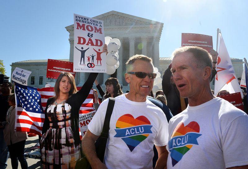 Trump ohranja prepoved diskriminacije homoseksualcev