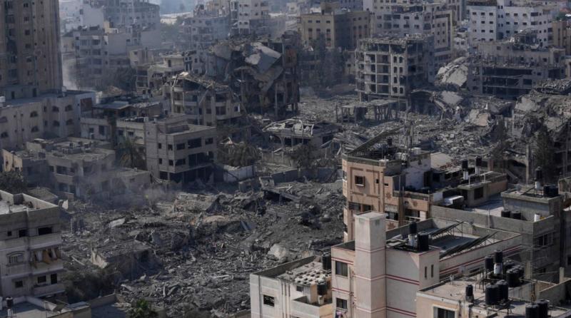 CNN: Izrael na območje Gaze odvrgel na stotine bomb, težkih okoli 900 kilogramov