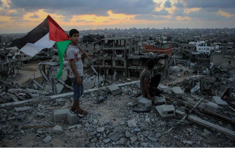Primitivno ​maščevanje: Zahod se je na sodbo ICJ odzval s prekinitvijo financiranja humanitarne pomoči Palestini