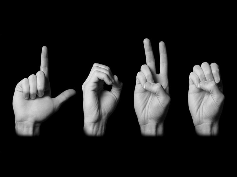 Ob mednarodnem dnevu gluhih pozivi k uvrstitvi slovenskega znakovnega jezika med uradne jezike