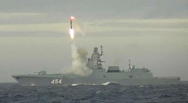 Zastrašujoča vest: Najnovejša ruska fregata Admiral Gorškov s hiperzvočnimi raketami Cirkon vstopila v bojno uporabo