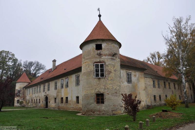 V Pomurju znova o vračanju Radenske, gradu in stotin hektarjev zemlje