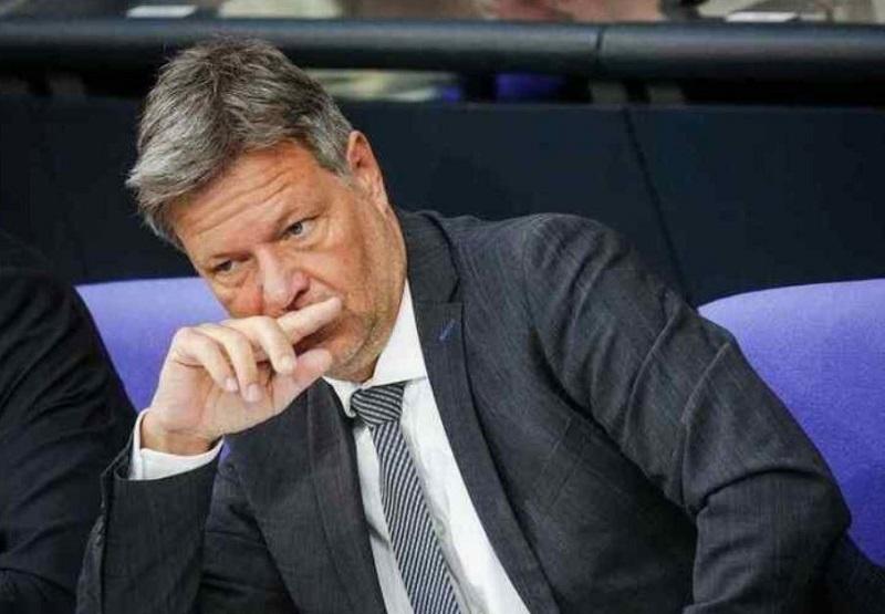 Kitajski premier zavrnil srečanje z nemškim podkanclerjem, Kitajska pa že cilja kmetijski in letalski sektor EU