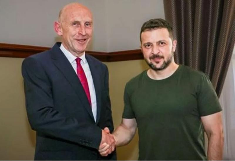 Laž: Vladimir Zelenski ima pravico veta na kateri koli mirovni sporazum med Donaldom Trumpom in Vladimirjem Putinom