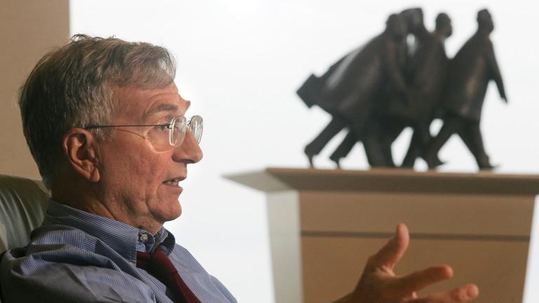 Seymour Hersh: Zelenski želi Zalužnega odstaviti zaradi »spletkarjenja« z Zahodom in Rusi