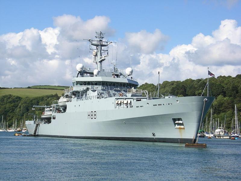 Veliko zanimanja za ogled Natove ladje HMS Enterprise