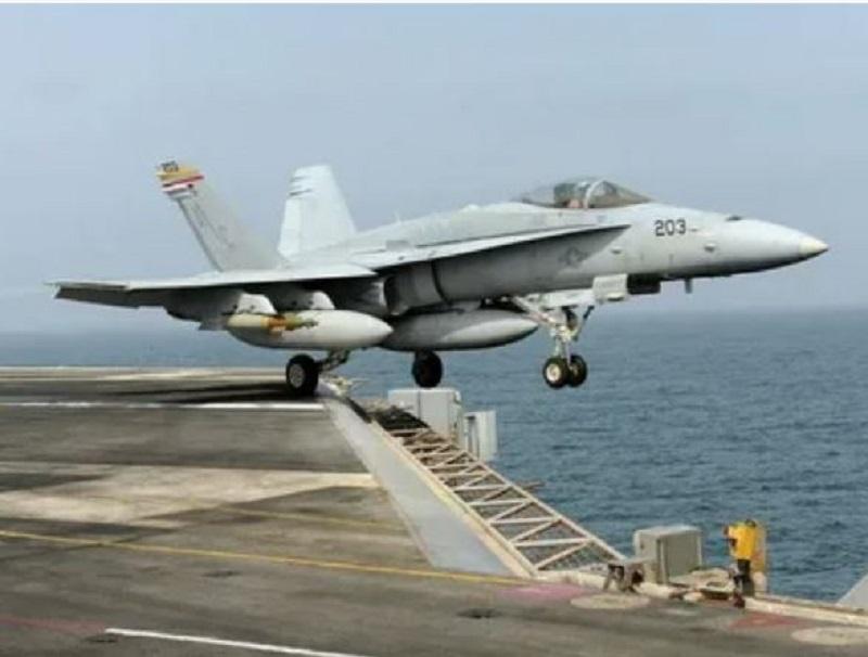 ZDA zaradi napadov Jemna na letalonosilko USS Harry S. Truman izgubile še eno letalo F/A-18 Super Hornet