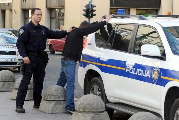 V Zagrebu zaradi strelskega obračuna pridržali šest oseb
