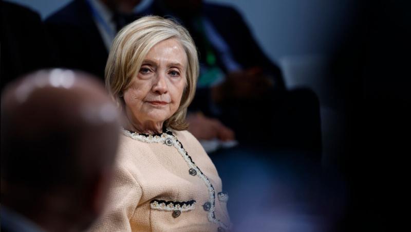 Hillary o Epsteinovih dosjejih v katerih je Bill Clinton omenjen več desetkrat: »Grozljivo in zaskrbljujoče«