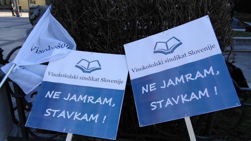 Cerarjeva vlada: stavka javnega sektorja neupravičena