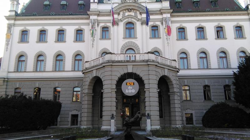 Proti političnemu vmešavanju v razpise in uničevanju javnega visokega šolstva in znanosti