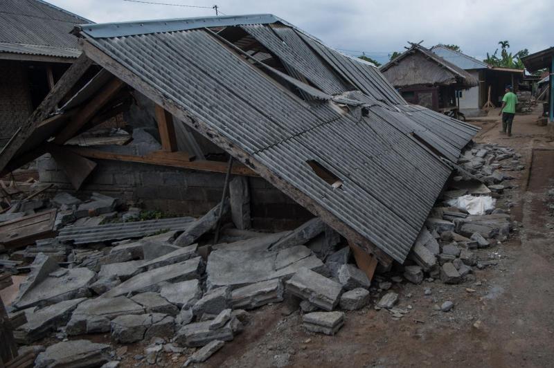 Število žrtev potresa v Indoneziji preseglo 140