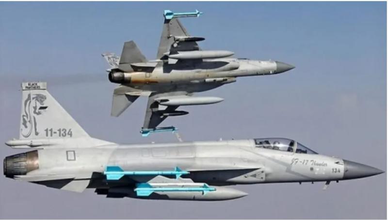 Kitajsko orožje proti Zahodu in Rusiji: Je J-10C v največji zračni bitki po letu 1945 sestrelil Rafale in ruske lovce?