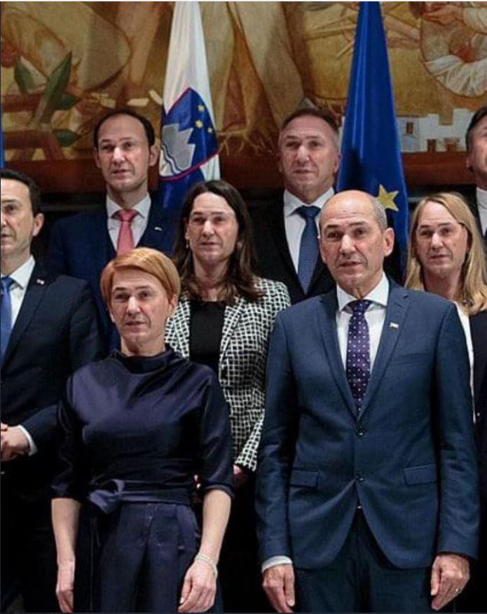 Avtoritarna oblast nam vsak dan bolj ugrablja demokracijo