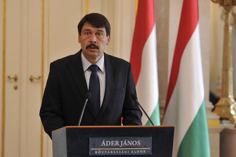 Madžarski parlament danes izbira novega starega predsednika države
