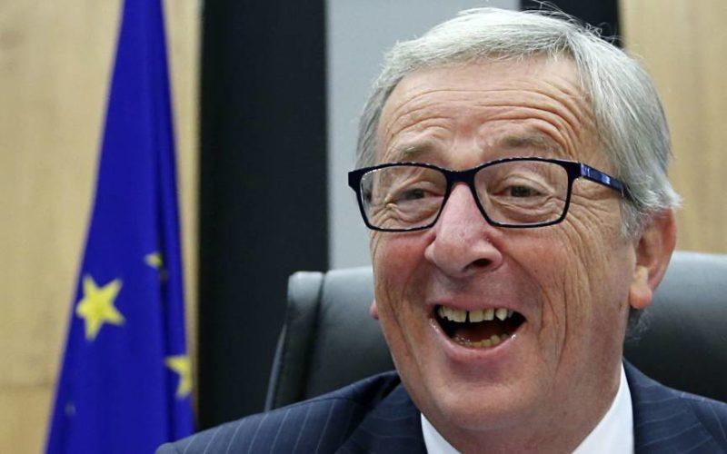 Juncker zanikal, da bi bil na slovesnosti ob vrhu Nata opit